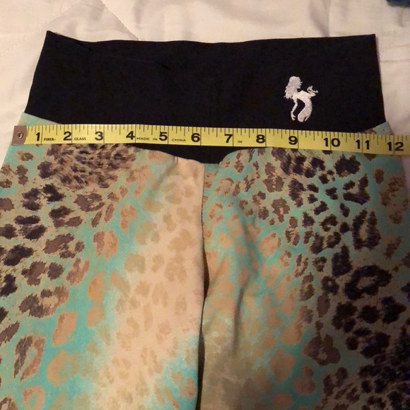 Figure Slim Workout Leggings - Picture 4 of 6